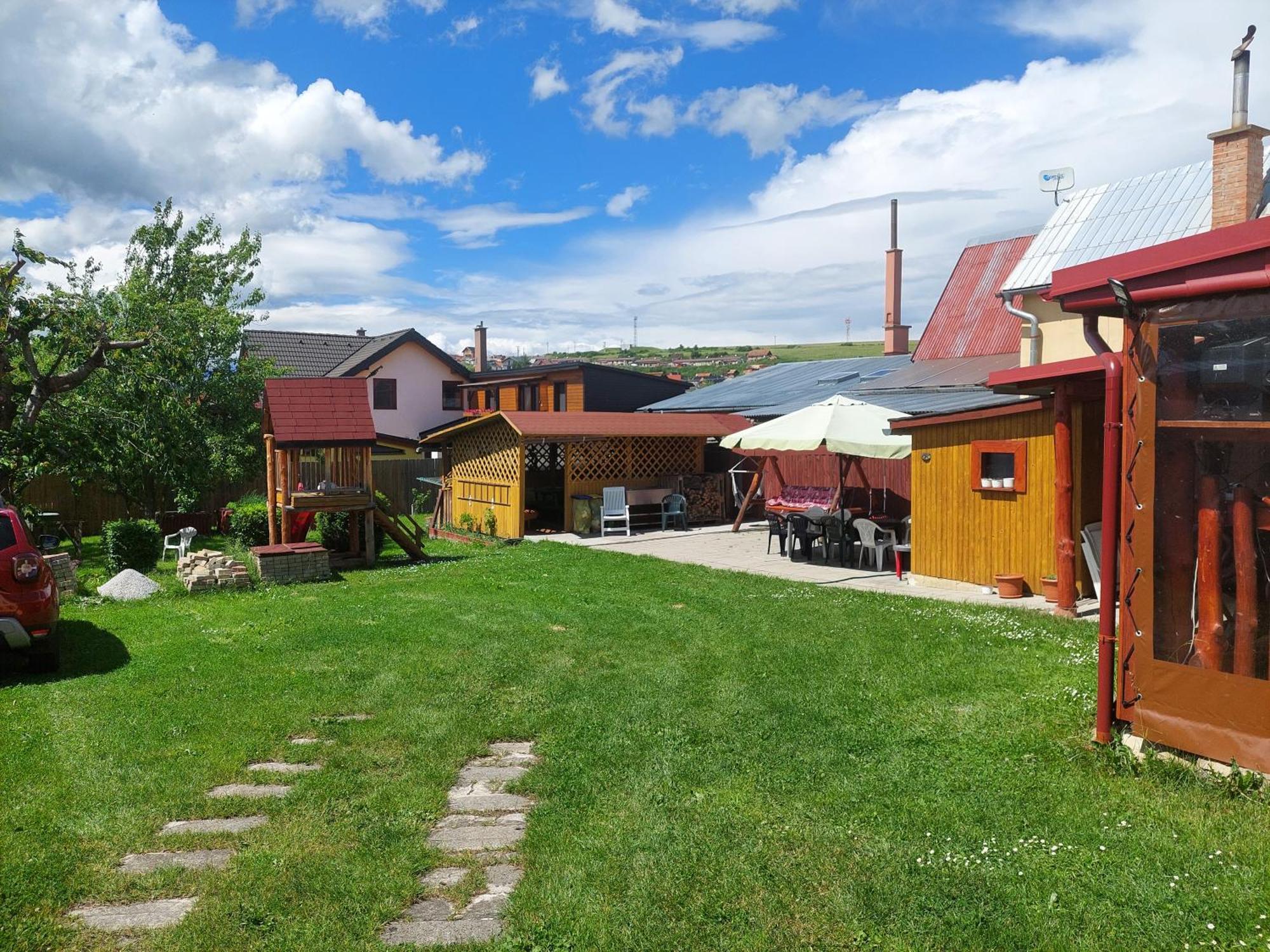 Penzion Mayka Hotel Hrabusice Bagian luar foto